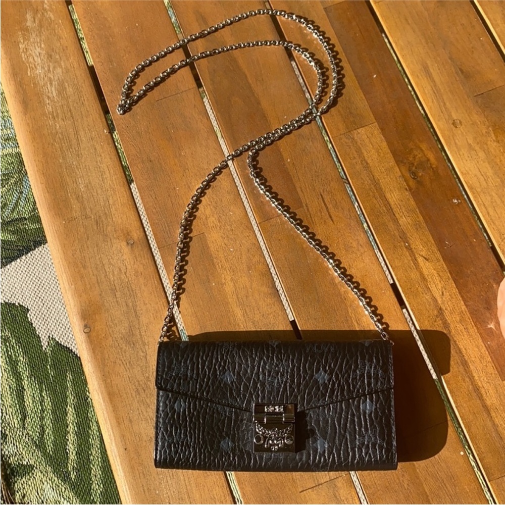 MCM| Chain Crossbody Wallet| Black